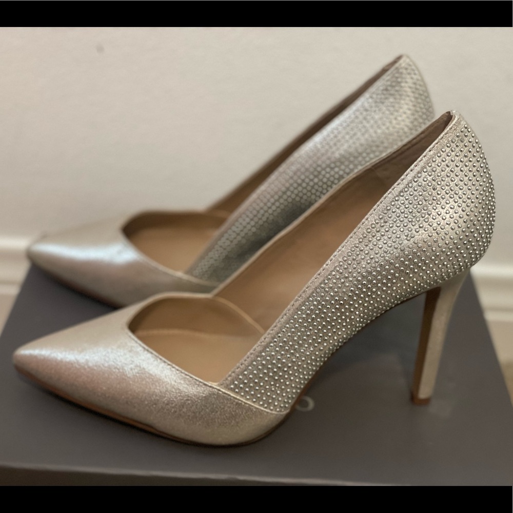 Vince Camuto Clarinda2 Pearl Gold Pumps Size 7.5